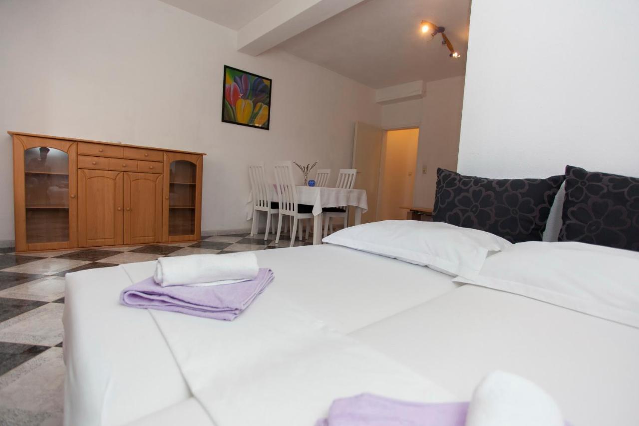 Apartments Damjanovic Makarska Chambre photo