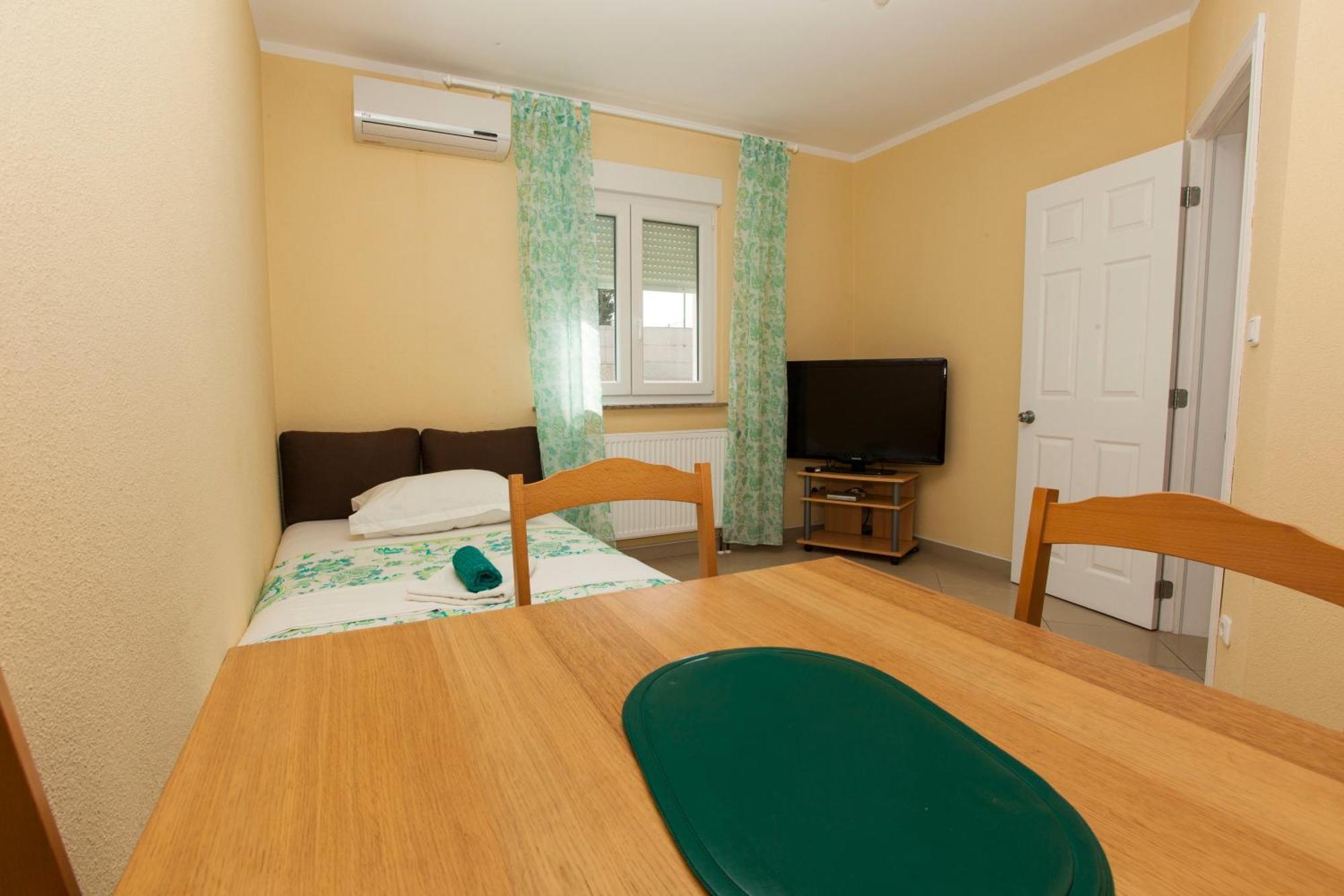 Apartments Damjanovic Makarska Chambre photo