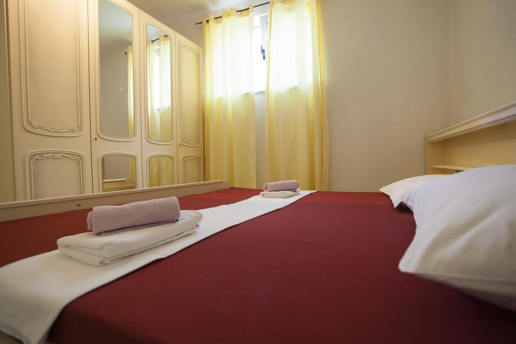 Apartments Damjanovic Makarska Chambre photo