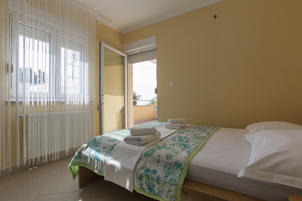 Apartments Damjanovic Makarska Chambre photo