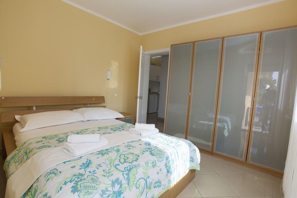 Apartments Damjanovic Makarska Chambre photo