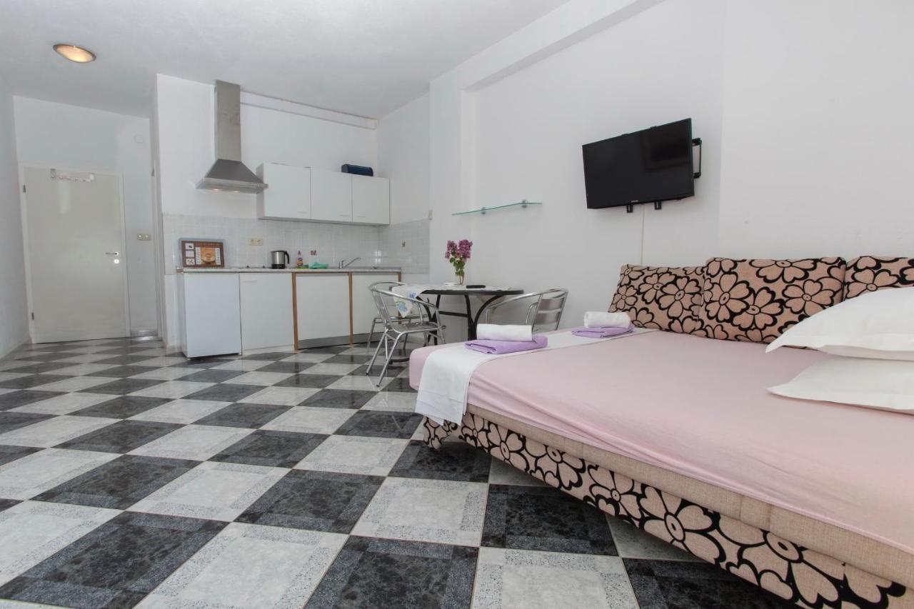 Apartments Damjanovic Makarska Chambre photo